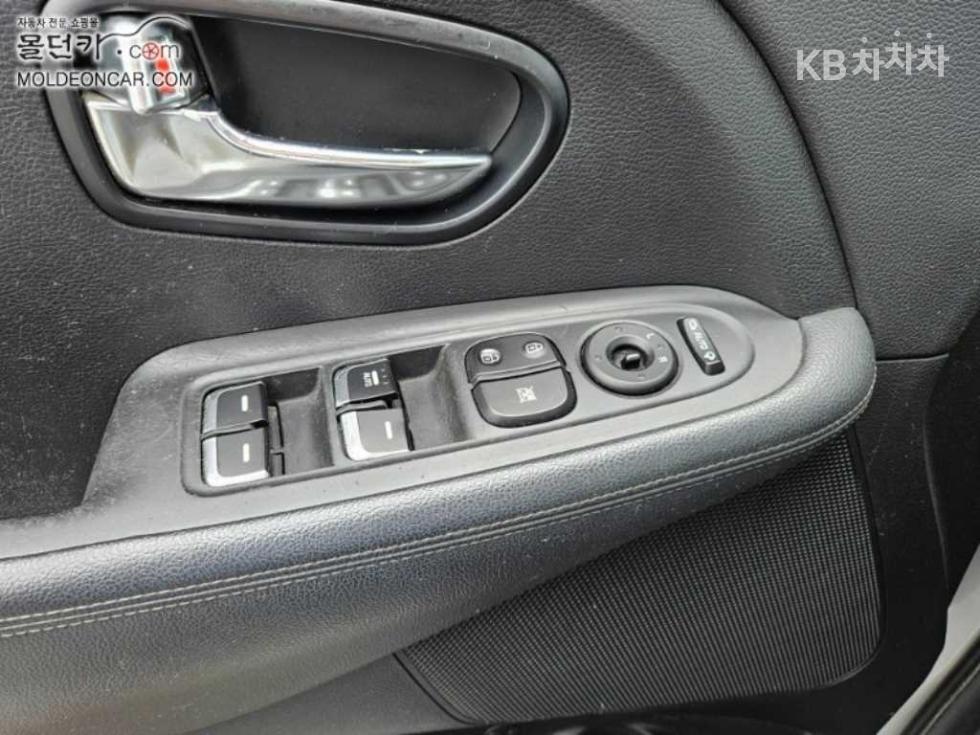 Kia Carens — miniaturë 12