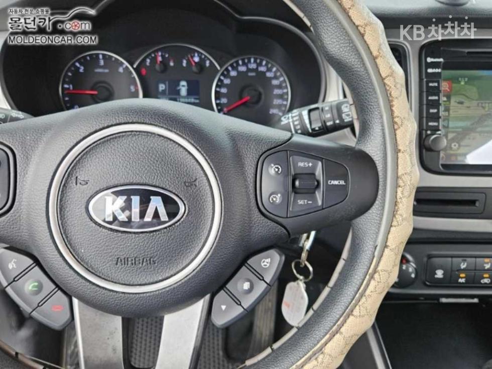 Kia Carens — miniaturë 13