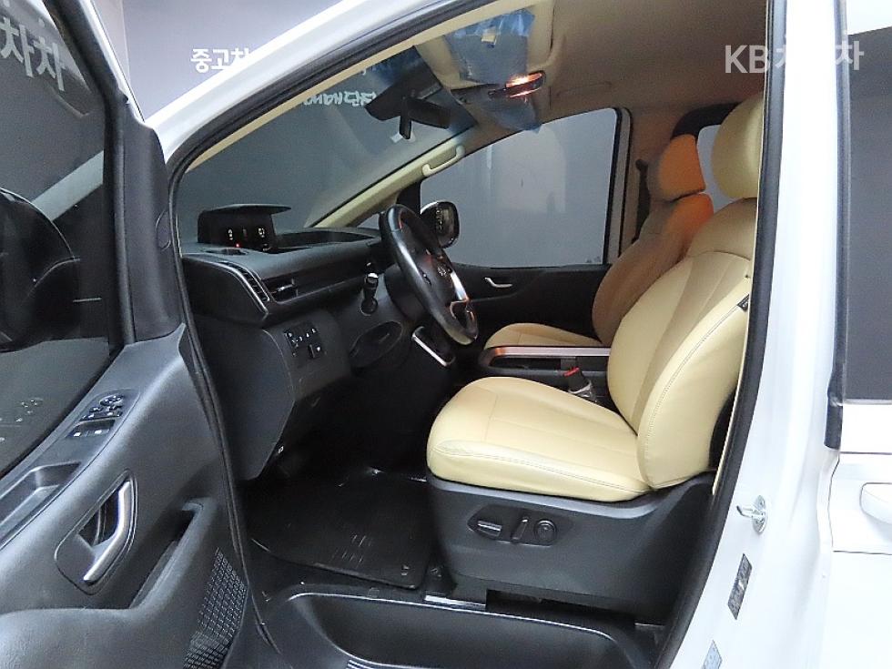 Hyundai Staria — miniaturë 10
