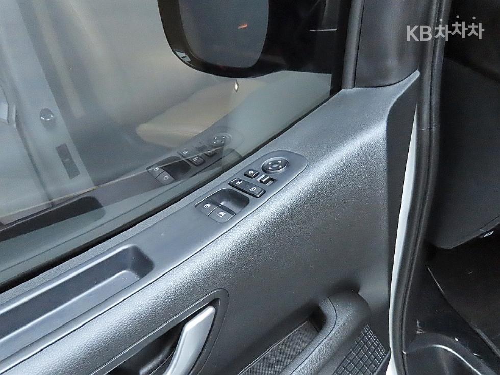 Hyundai Staria — miniaturë 13