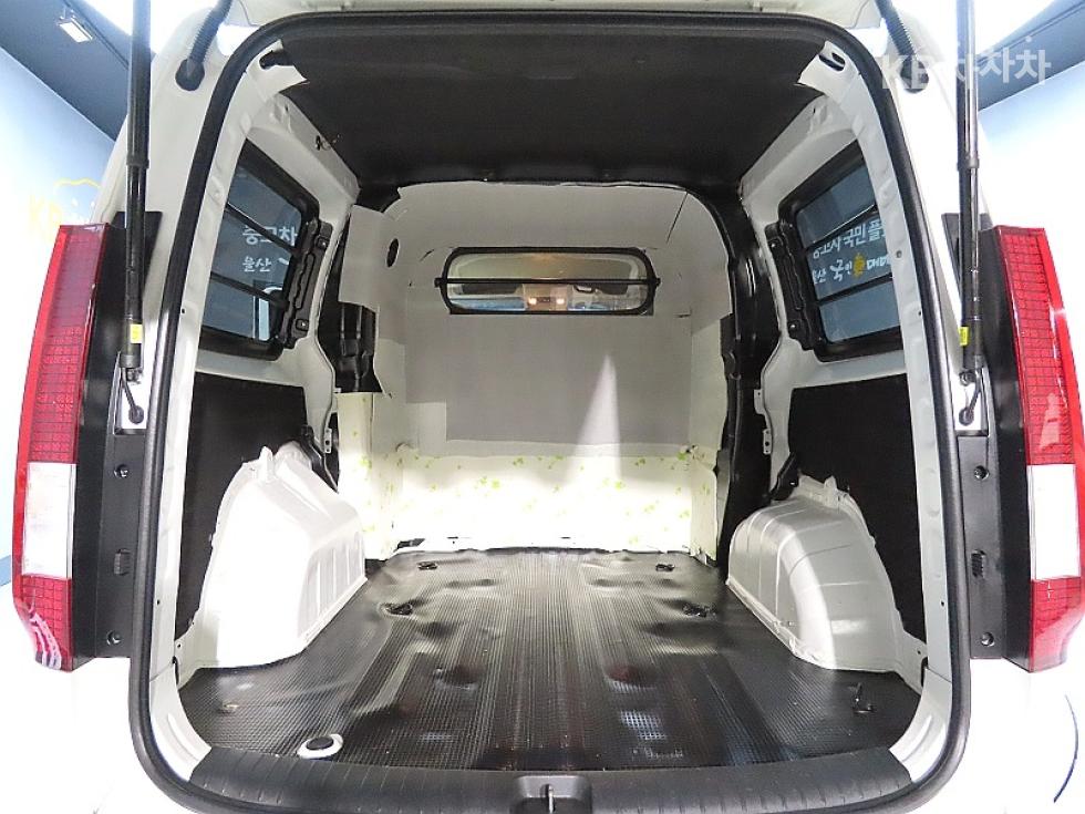 Hyundai Staria — miniaturë 19