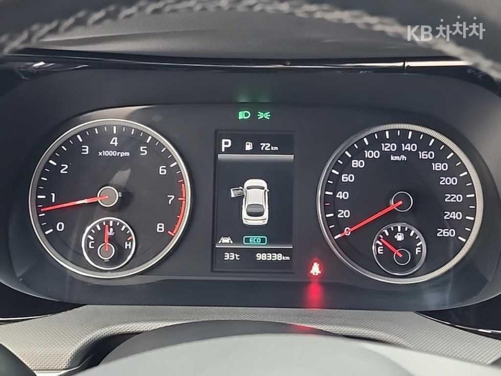 2021 Kia K5 3 photo