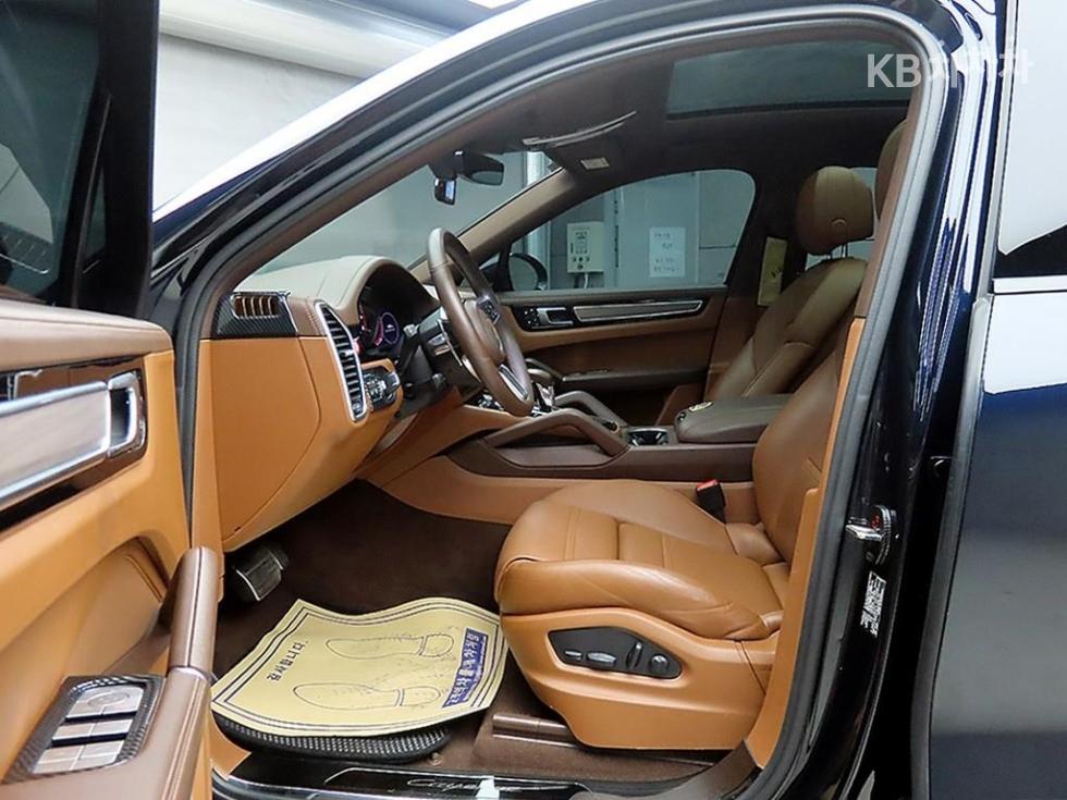 2022 Porsche (9Y0) photo