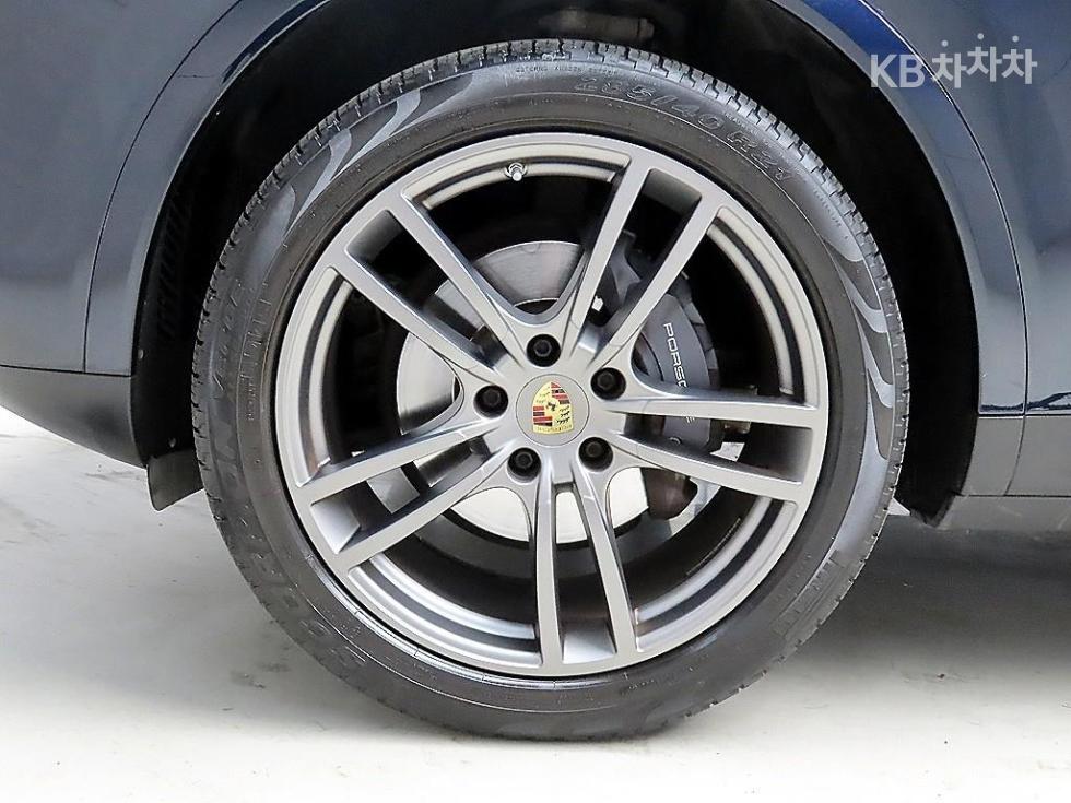 2022 Porsche (9Y0) photo