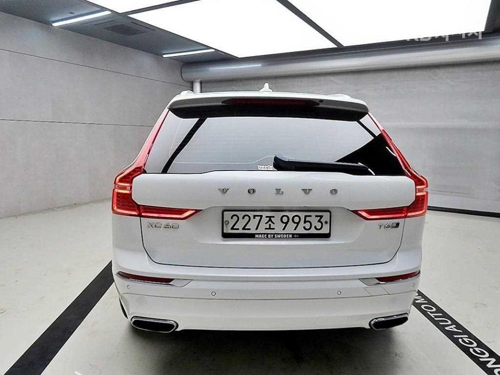 2019 Volvo XC60 photo