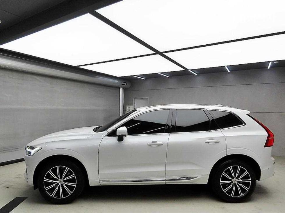 2019 Volvo XC60 photo