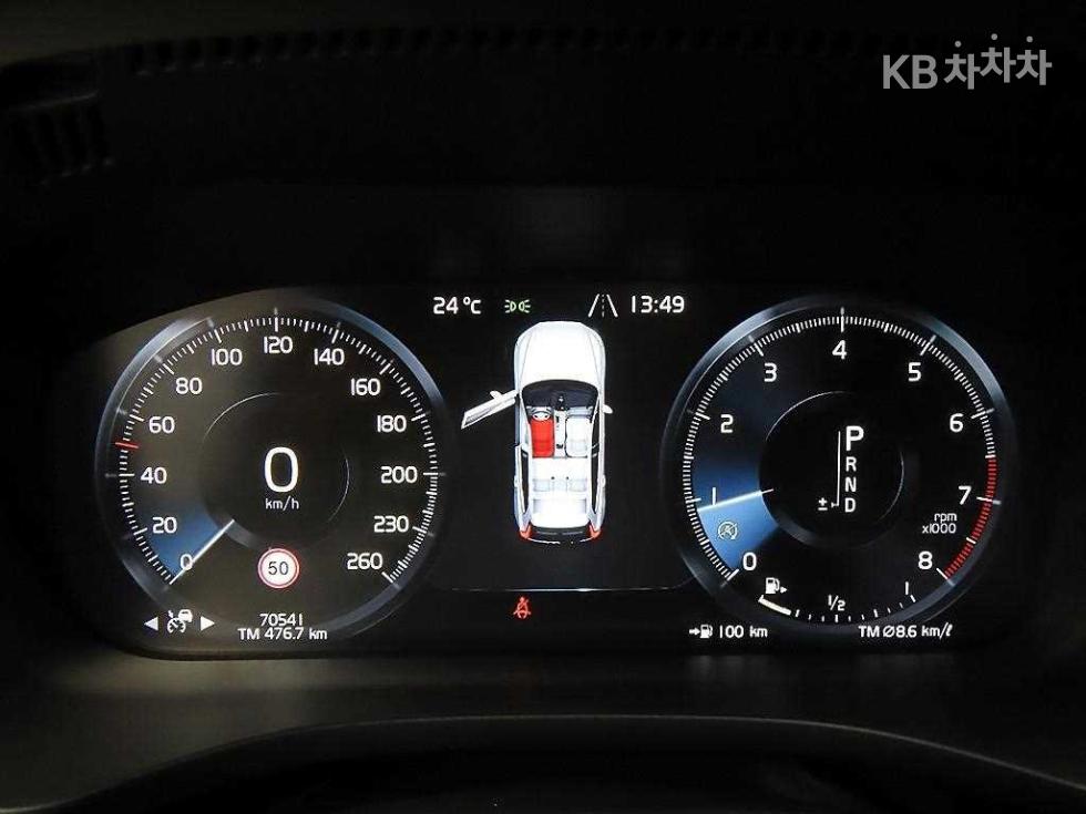 2019 Volvo XC60 photo