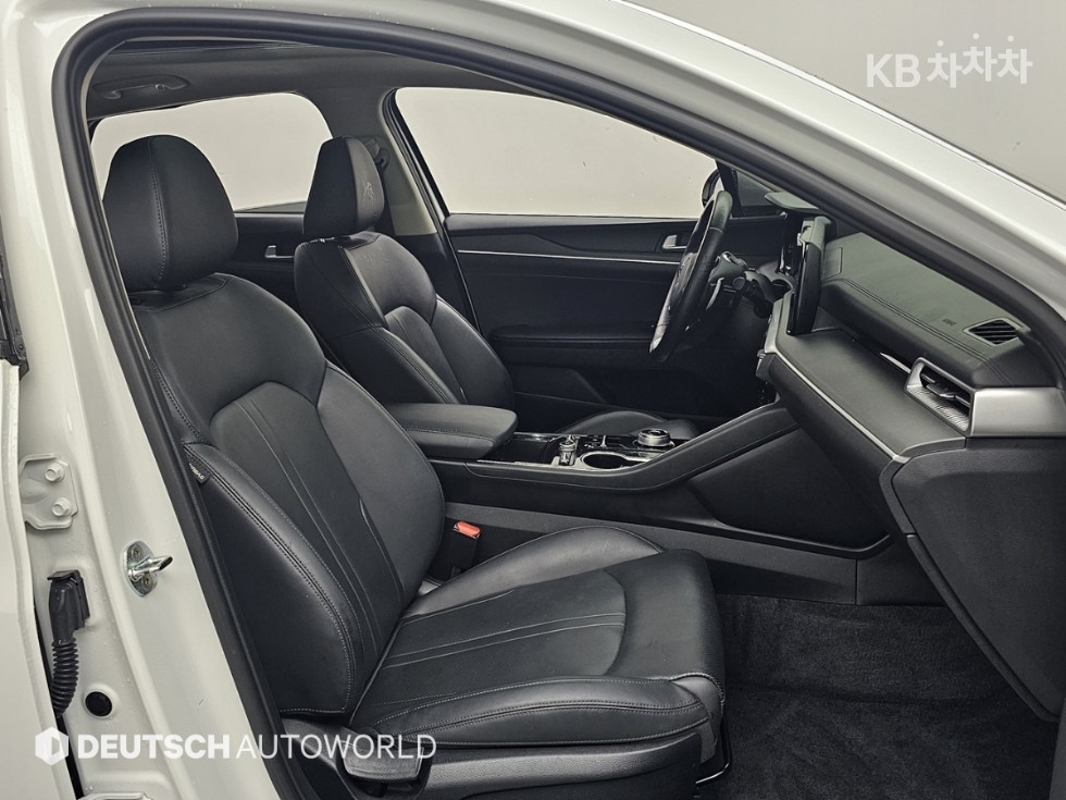 Kia K5 — miniaturë 10