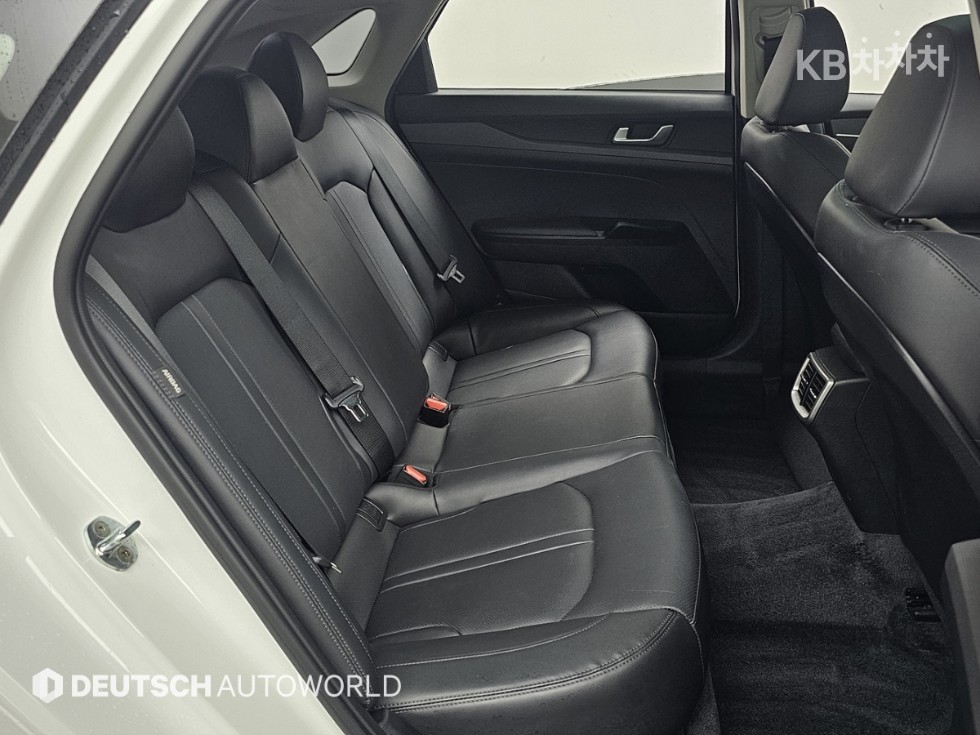 Kia K5 — miniaturë 12
