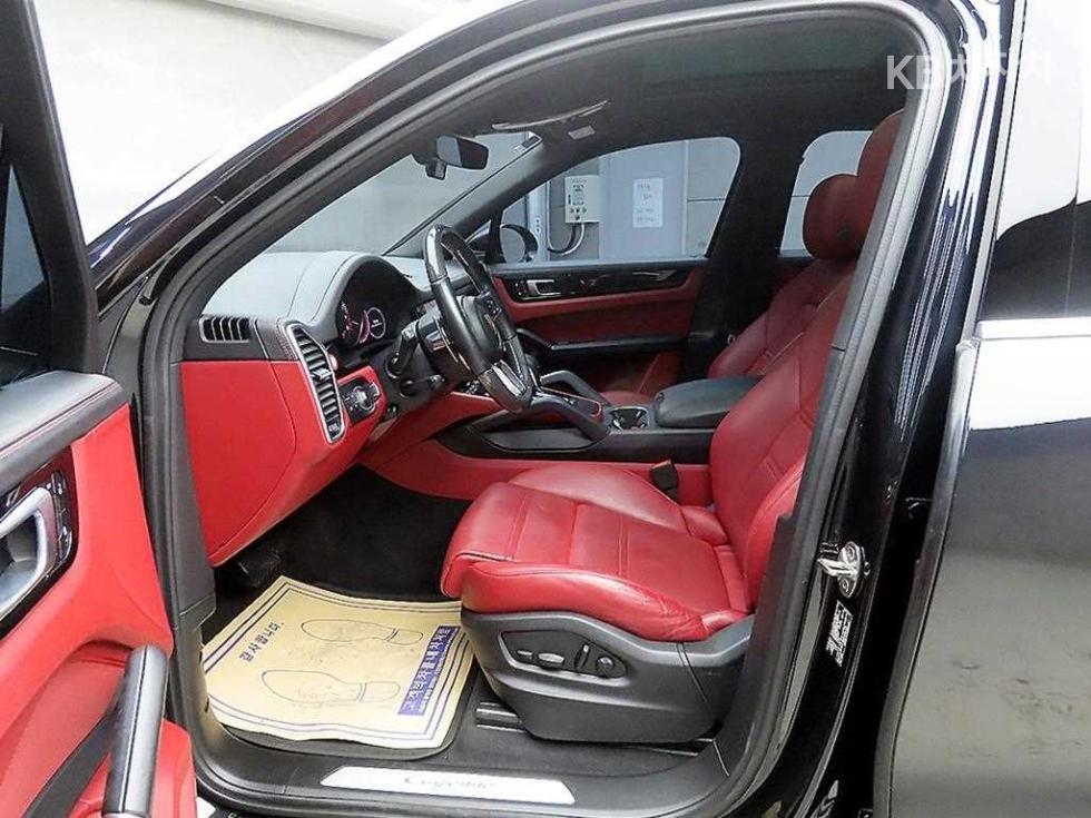 2022 Porsche (9Y0) photo