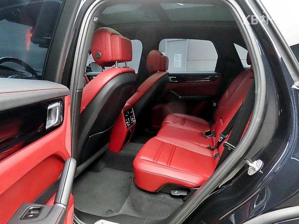 2022 Porsche (9Y0) photo