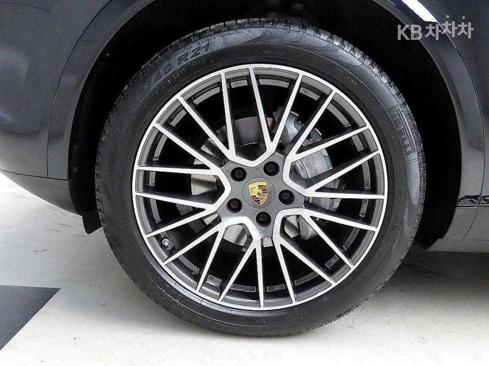 2022 Porsche (9Y0) photo