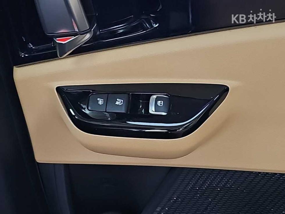 Kia Carnival — miniaturë 14