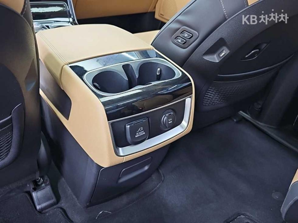 Kia Carnival — miniaturë 15