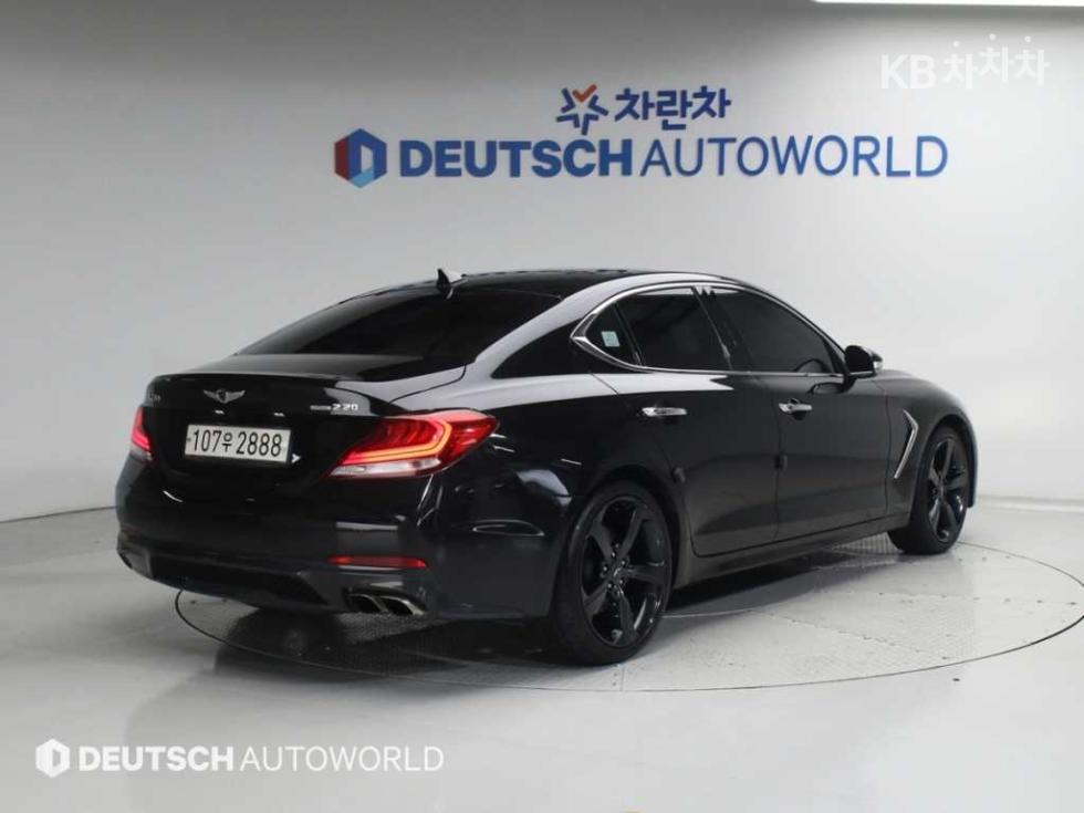 Genesis G70 — miniaturë 2