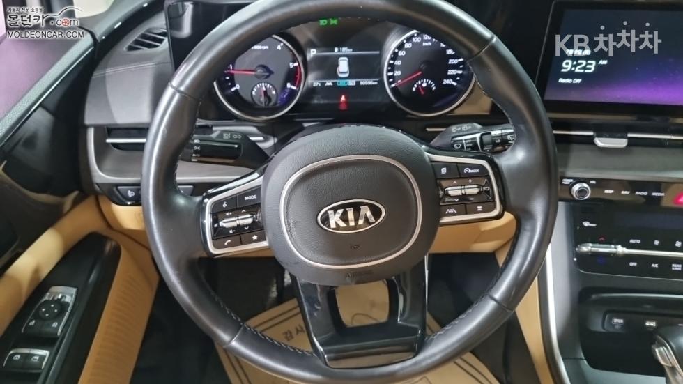 Kia Carnival — miniaturë 11