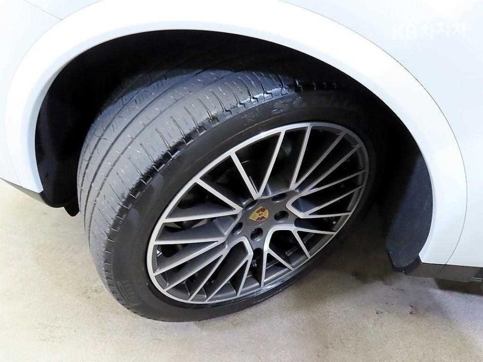 2022 Porsche (9Y0) photo