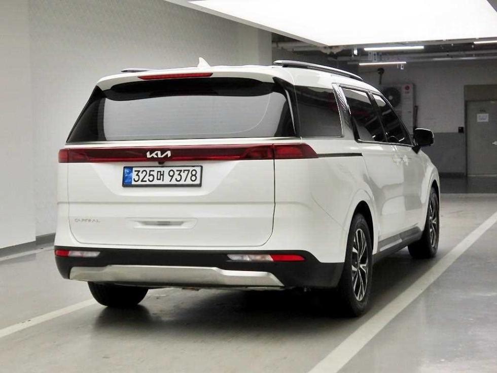 Kia Carnival — miniaturë 4
