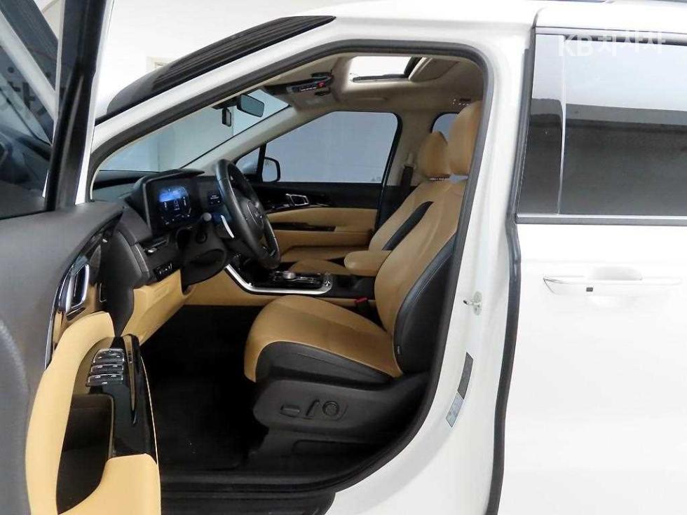 Kia Carnival — miniaturë 11