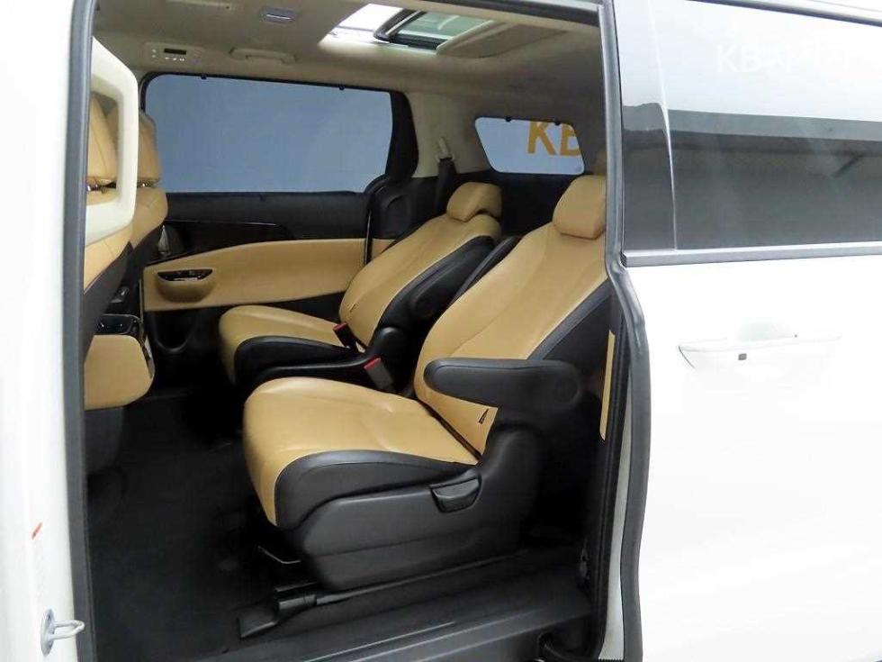 Kia Carnival — miniaturë 12