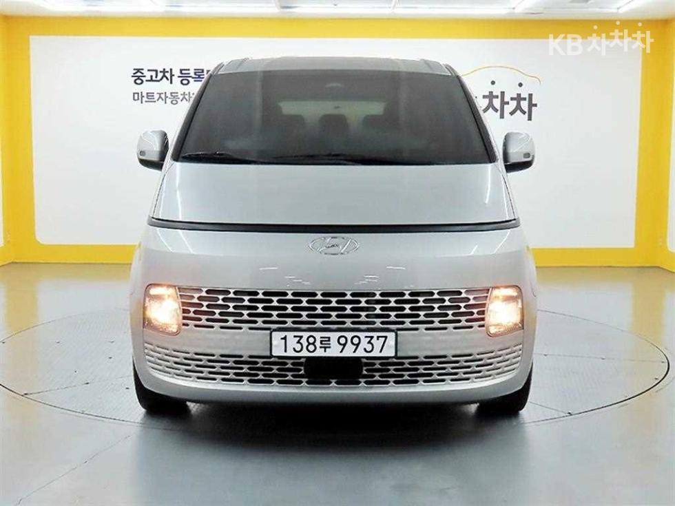 Hyundai Staria