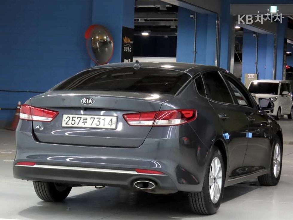 Kia K5 — miniaturë 4