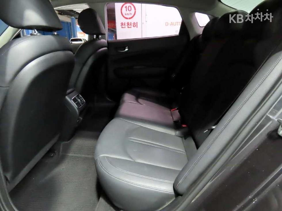 Kia K5 — miniaturë 7