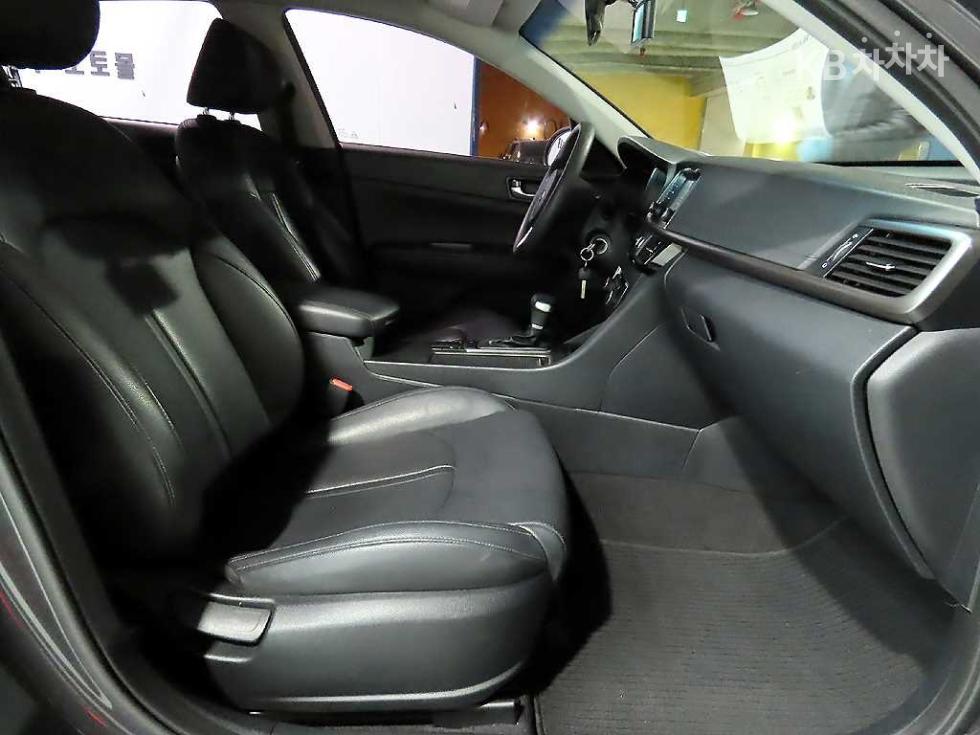 Kia K5 — miniaturë 8