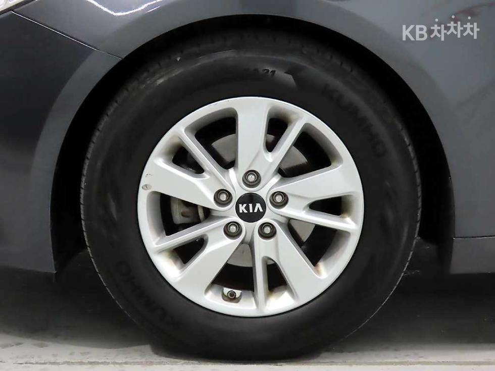 Kia K5 — miniaturë 20