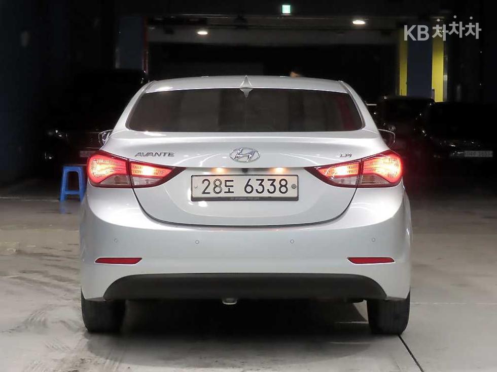 Hyundai Avante — miniaturë 3