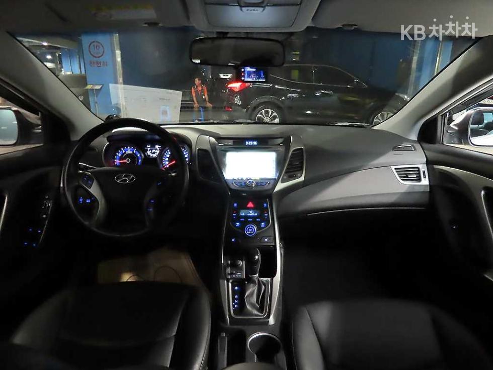 Hyundai Avante — miniaturë 5