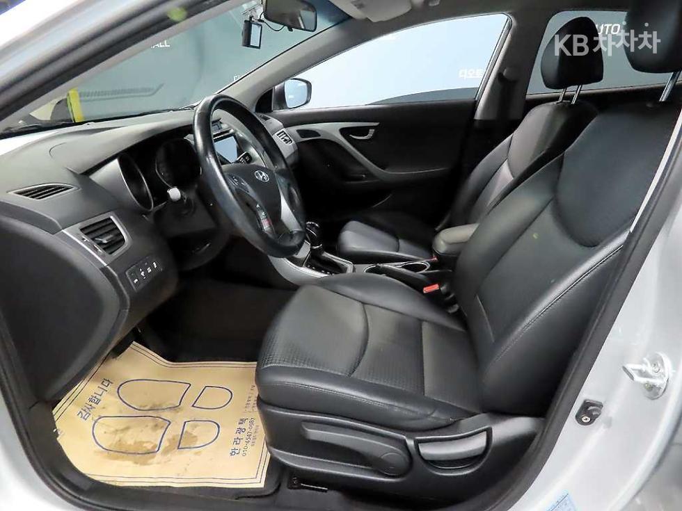 Hyundai Avante — miniaturë 6