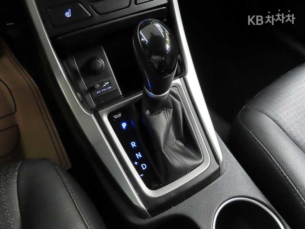 Hyundai Avante — miniaturë 13