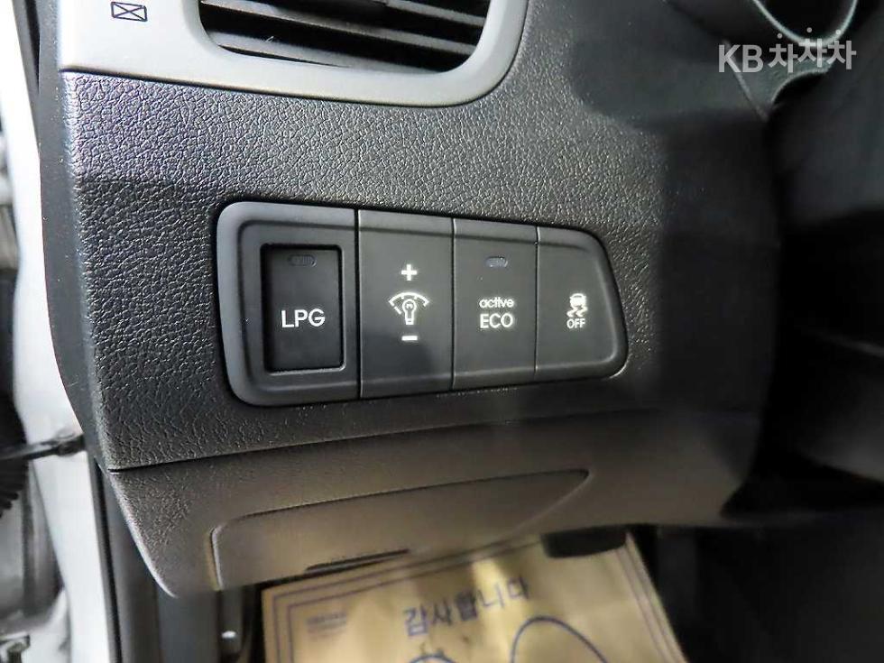 Hyundai Avante — miniaturë 16