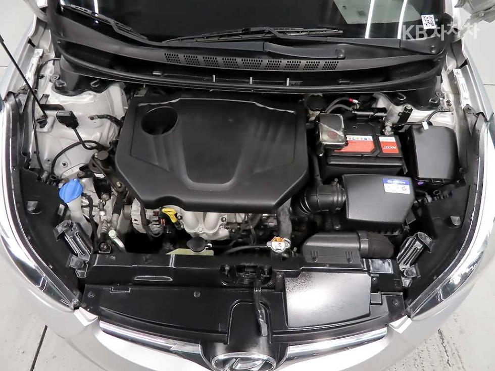 Hyundai Avante — miniaturë 19