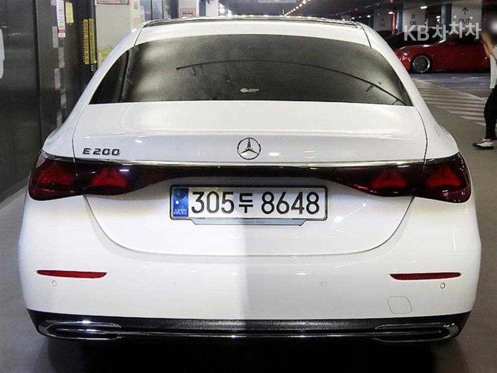 Mercedes-Benz E-klasse — miniaturë 5