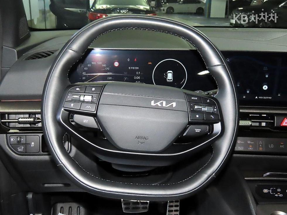 2025 Kia Used Car photo