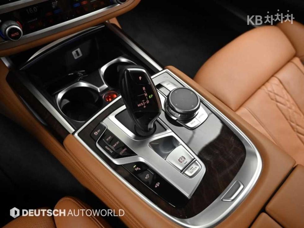 BMW 7er — miniaturë 9