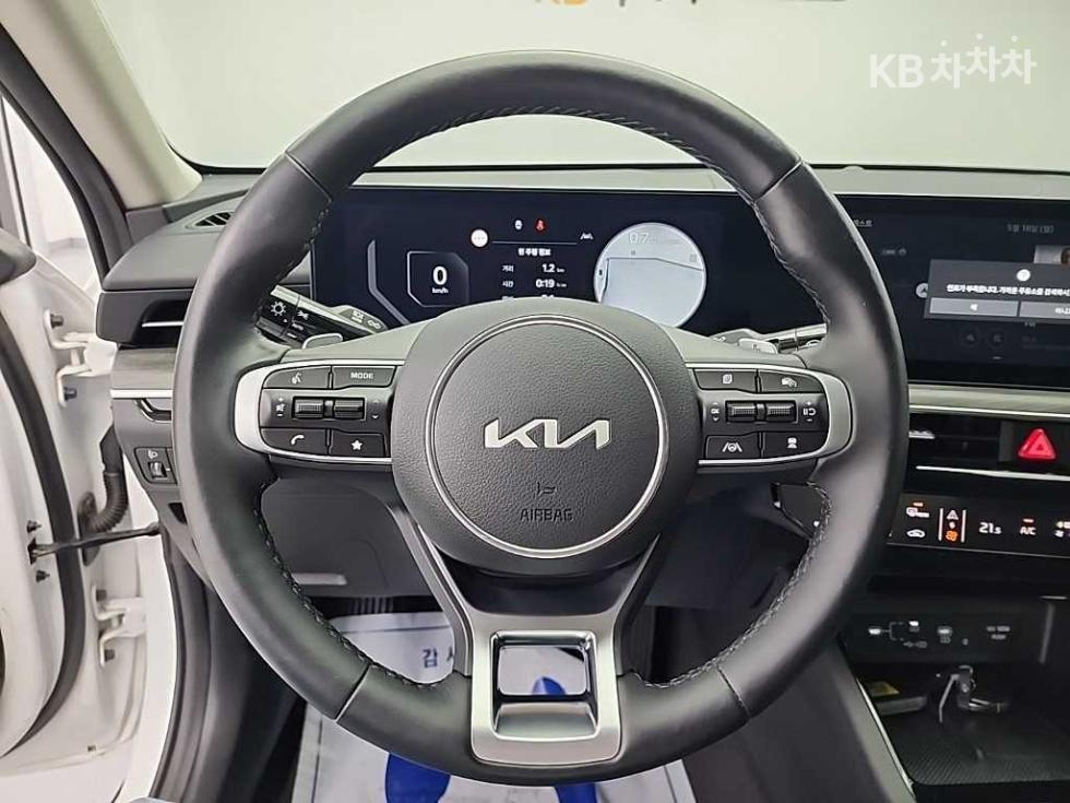 2024 Kia K5 3 photo