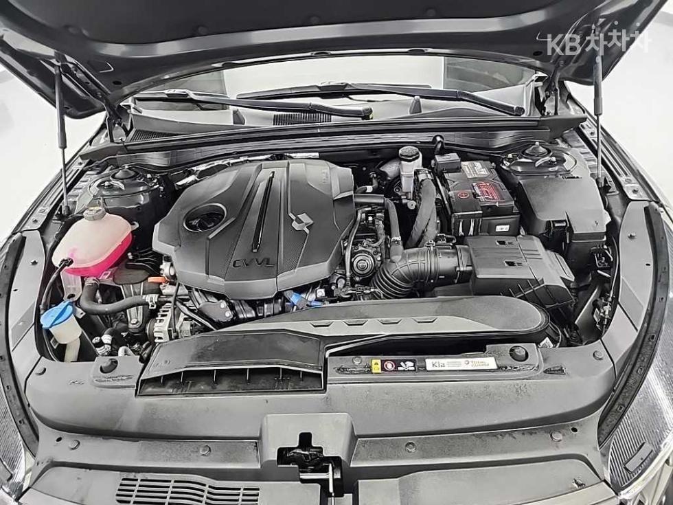 2022 Kia K5 3 photo