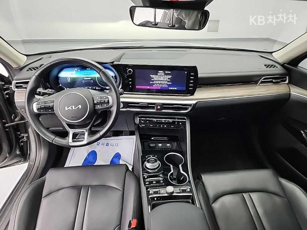 2022 Kia K5 3 photo