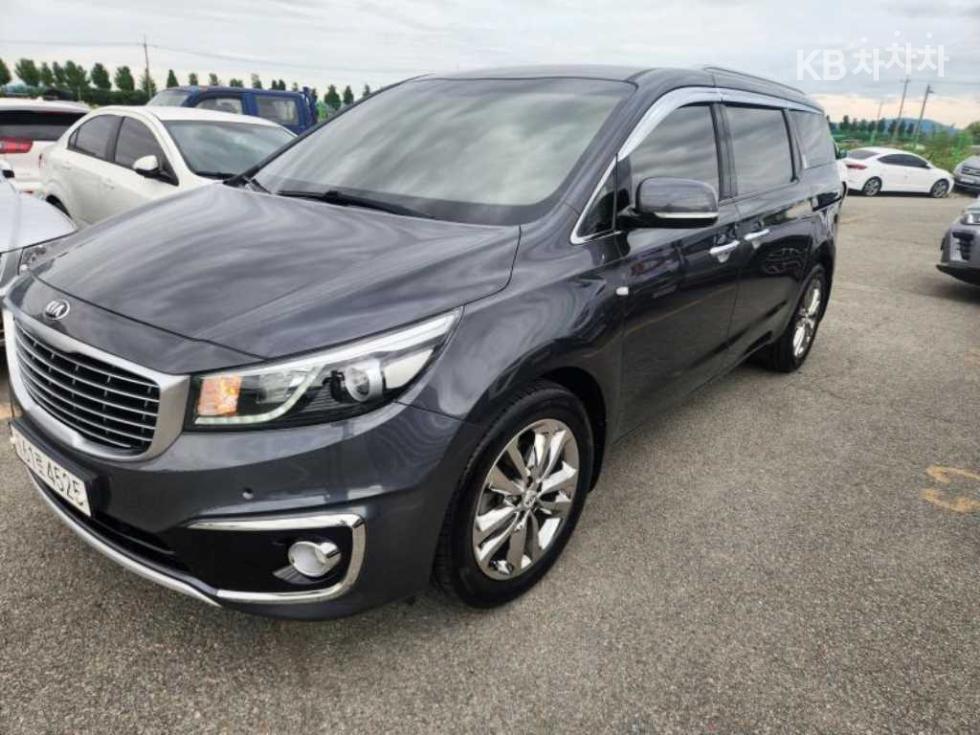 Kia Carnival — miniaturë 2