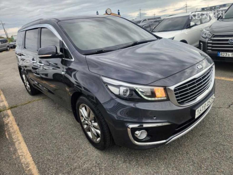 Kia Carnival — miniaturë 3