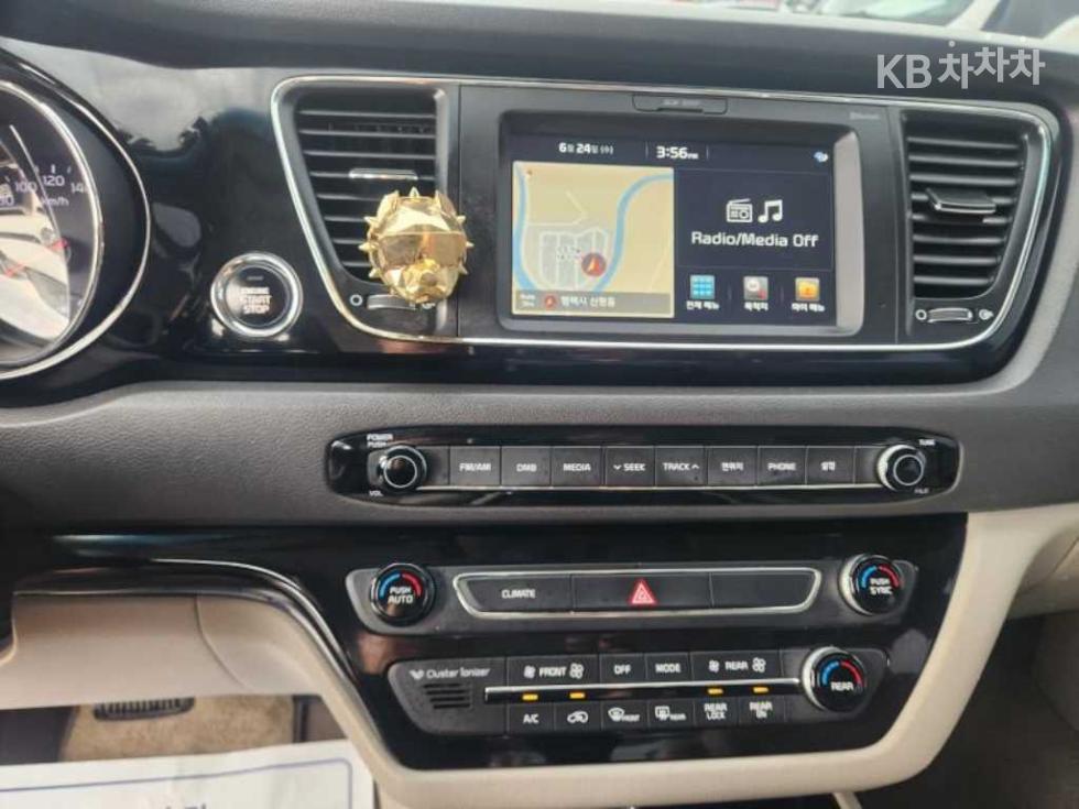 Kia Carnival — miniaturë 12