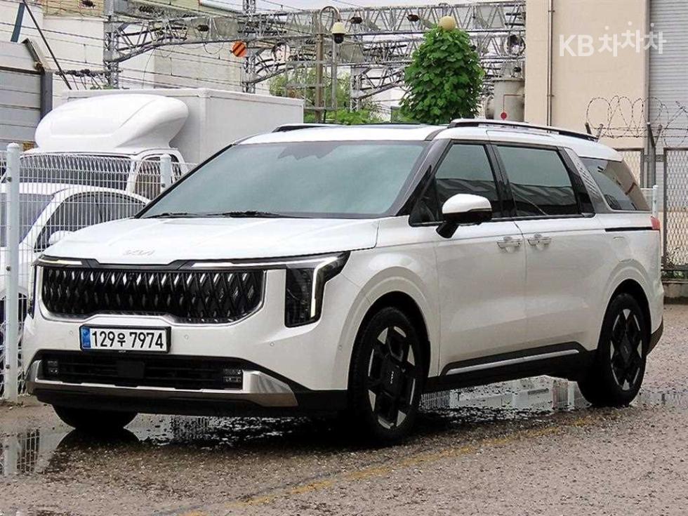 Kia Carnival — miniaturë 2
