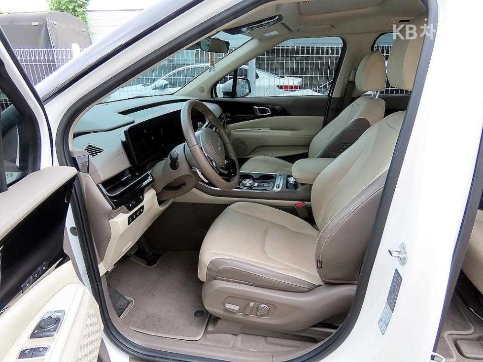 Kia Carnival — miniaturë 5