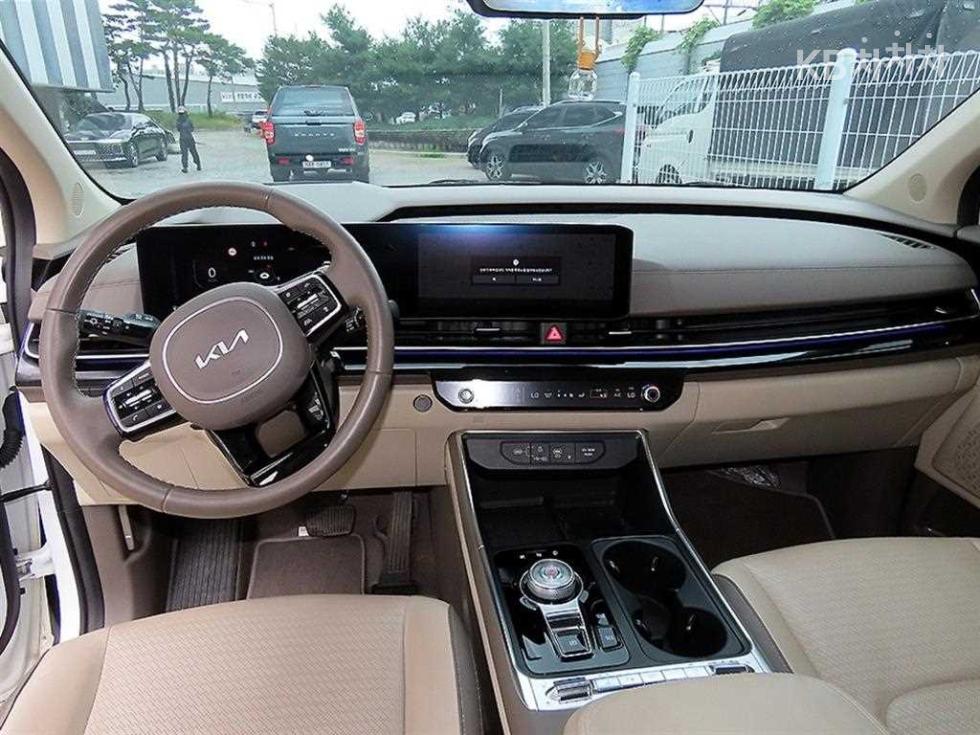 Kia Carnival — miniaturë 8