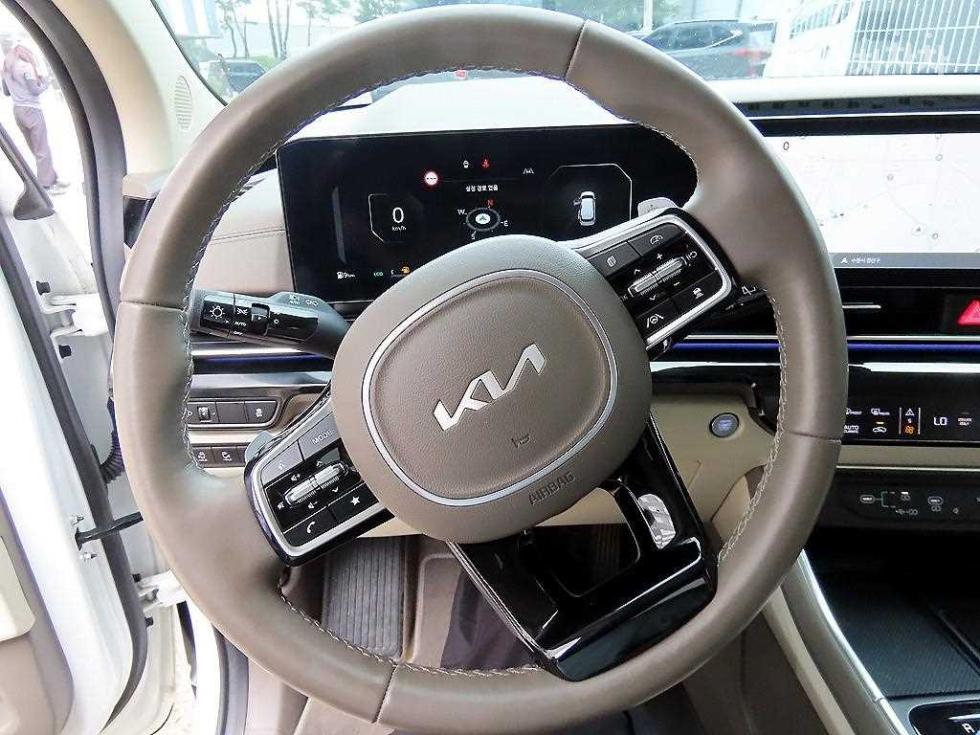 Kia Carnival — miniaturë 9