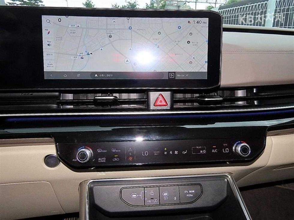 Kia Carnival — miniaturë 15