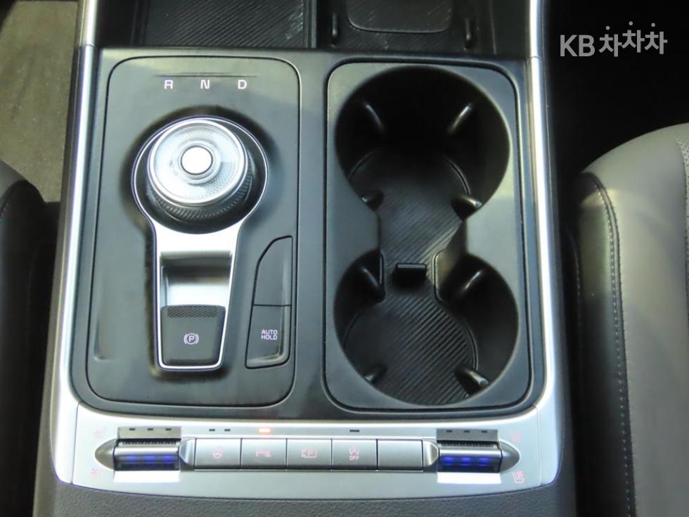Kia Carnival — miniaturë 13